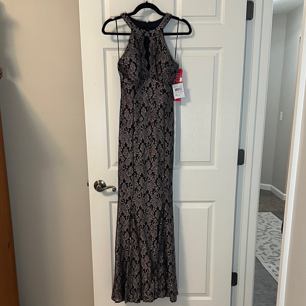 Elegant Black Lace Evening Gown